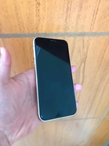 iPhone 11 branco 128 GB