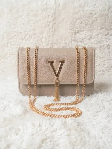 Bolsa V com corrente regulável 