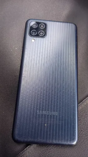 Vende se celular semi novo