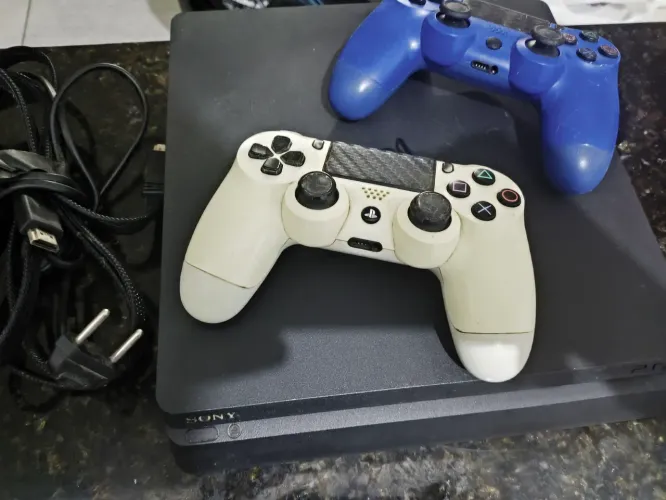Playstation 4 - 1TB Dois CONTROLES + Jogos