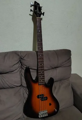 Contra baixo Washburn XB100