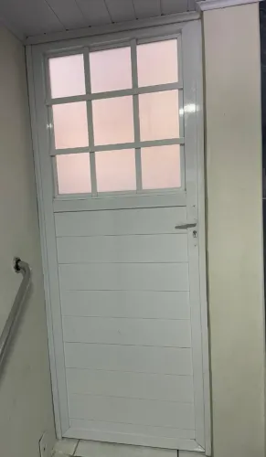 Porta de aluminio