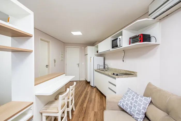 Apartamento para alugar mobilhado com vaga de garagem no Centro de Curitiba