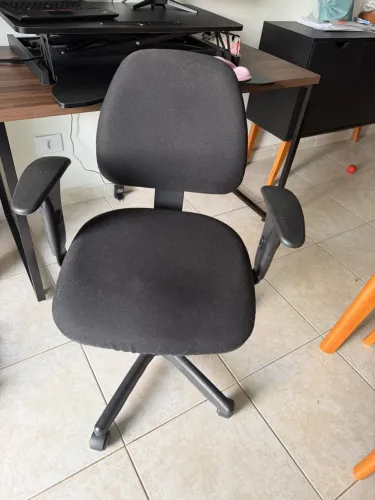Cadeira de Escritório Flexform com Braços Reguláveis