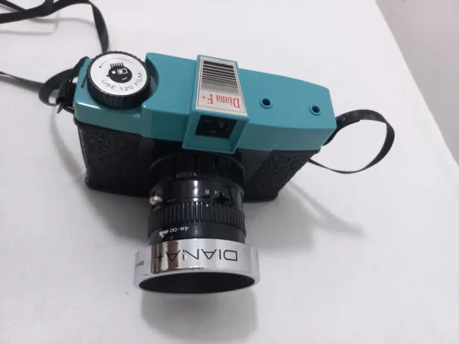 Máquina fotográfica Diana f