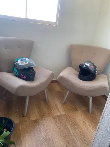 Vende-se 2 poutronas 