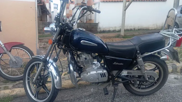 Intruder 125 segundo dono com 52 mil km originais 