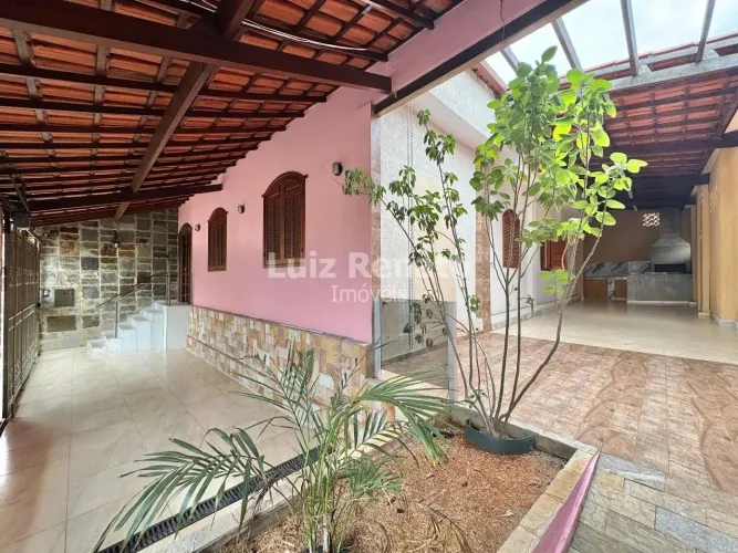 Casa à venda no bairro Floresta