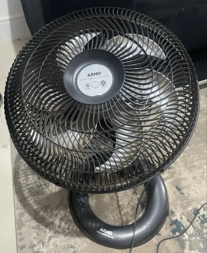Ventilador de mesa quebrado