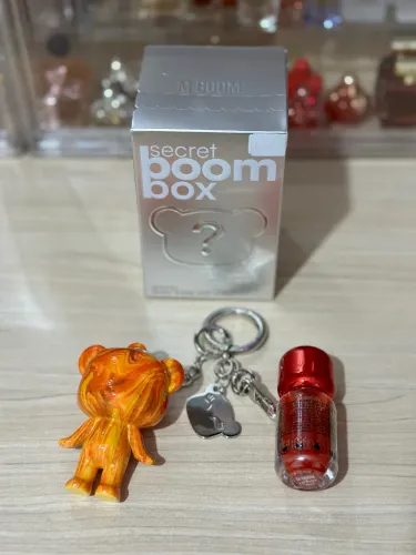 Secret Boom Box Gloss LipHot (Lacrado)