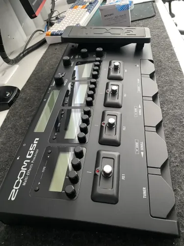 Pedaleira ZOOM G5n