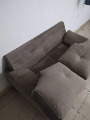 Vendo   Sofá/    /  190 reais 