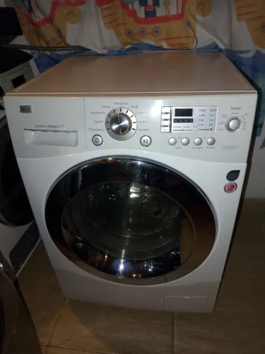 Vendo lava e seca LG 10 quilos.