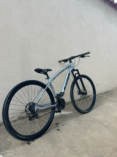 Bicicleta Aro 29 KRW Alumínio 21 Velocidades Freio a Disco X51