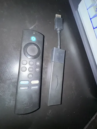 Amazon Fire TV Stick com Controle Alexa Transforma TV em Smart TV