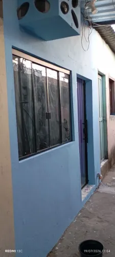 Vendo kitnet cm 3 cômodos um banheiro e uma área na frente para moto