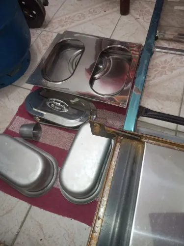 Chapeira e molheira marca Venâncio