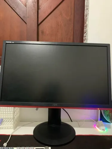 Monitor AOC Hero 144Hz FreeSync, gamer, com ajuste de altura e pivot