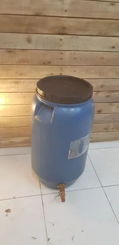 Galão / barril / reservatório 80 litros usados com torneira