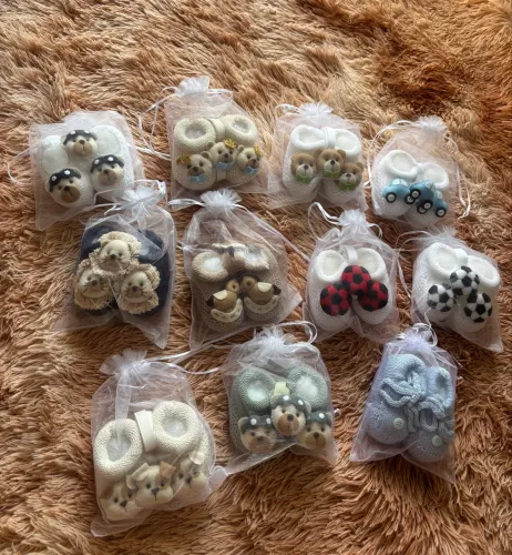 Sapatinhos de tricô bebês