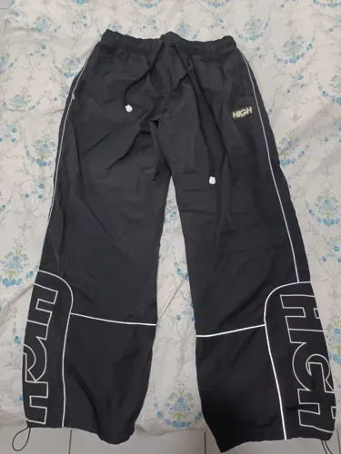 Vendo calça preta HIGH original de fabrica