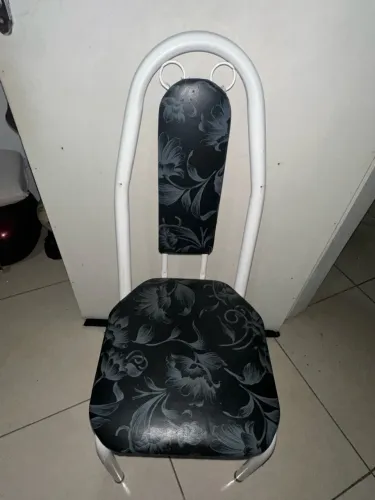 Mesa de mármore 4 cadeiras