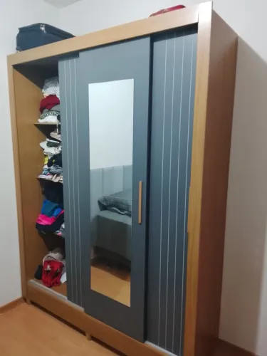 GUARDA ROUPA TRÊS PORTA