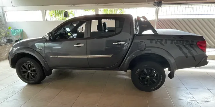 Mitsubishi L200 Triton HLS 2.4 Flex 16V CD Mec. 2016