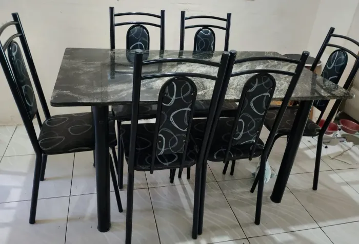 Vendo Sala de Jantar - 6 cadeiras