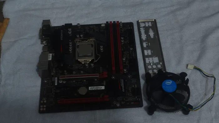 Kit Intel i7 7700 + placa mãe b250m gaming + cooler padrão Intel