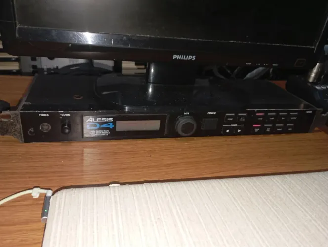 Bateria Alesis D4