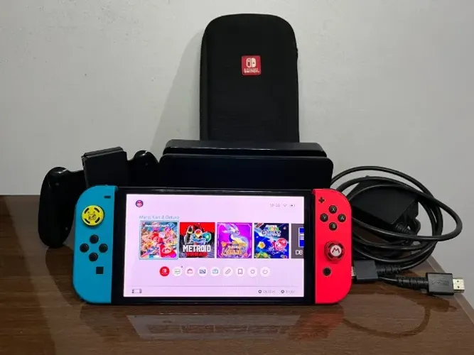 Nintendo Switch Oled - Desbloqueado - Excelente Estado - Vídeo na descrição!