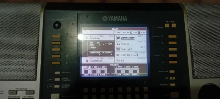 Teclado Yamaha PSR - S710
