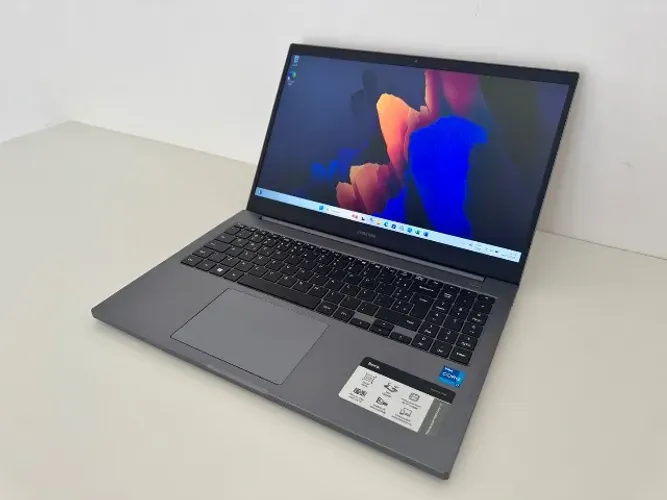 Notebook Samsung i7 1165g7 + Iris Xe + NVMe 256GB + 16GB + Full HD