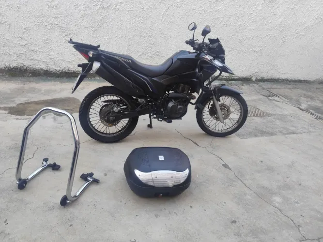 Vendo XRE 190 ABS 2021 com baú e descanso central