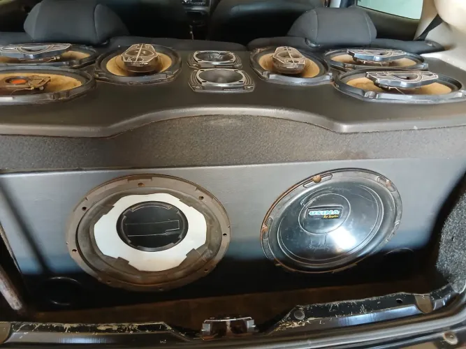 KIT DE SOM AUTOMOTIVO À VENDA