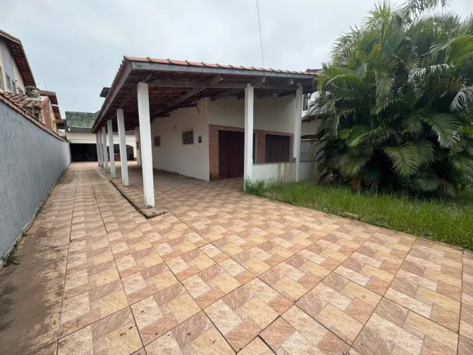 Casa para Venda em Itanhaém, Palmeiras, 2 dormitórios, 2 banheiros, 5 vagas