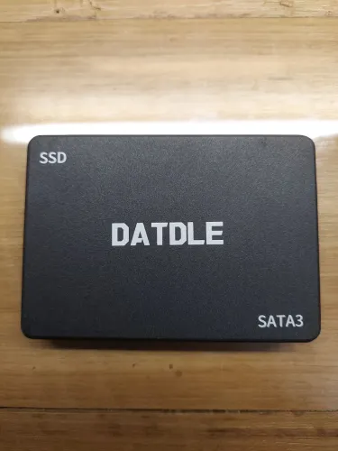 SSD COM 18 HORAS DE USO E WINDOWS 10
