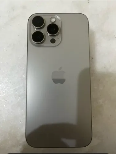 iPhone 16 pro max 256 bateria 88%