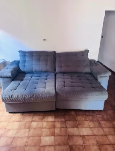 Sofá acolchoado 2 lugar