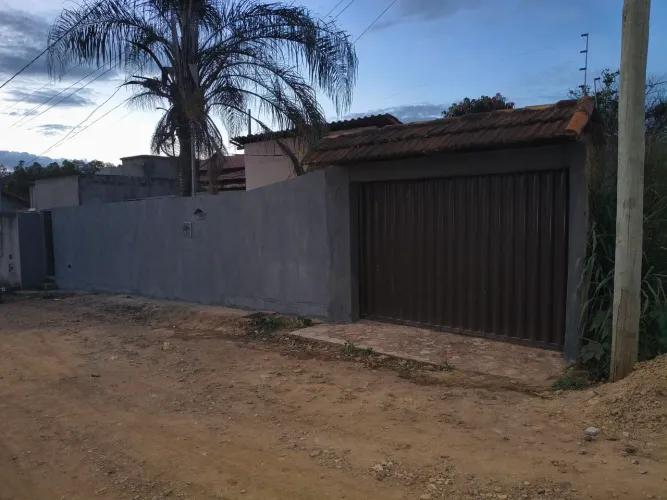 Vendo ou troco casa