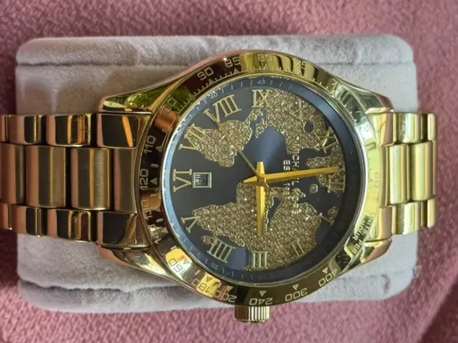 Relógio Michael Kors MK-6243 dourado com mapa no mostrador