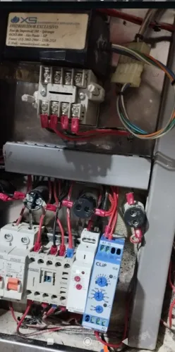 Manutenção de forno esteira