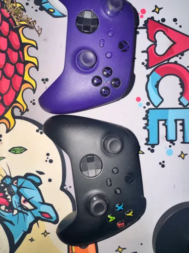 Dois controles XBOX SÉRIES S/X