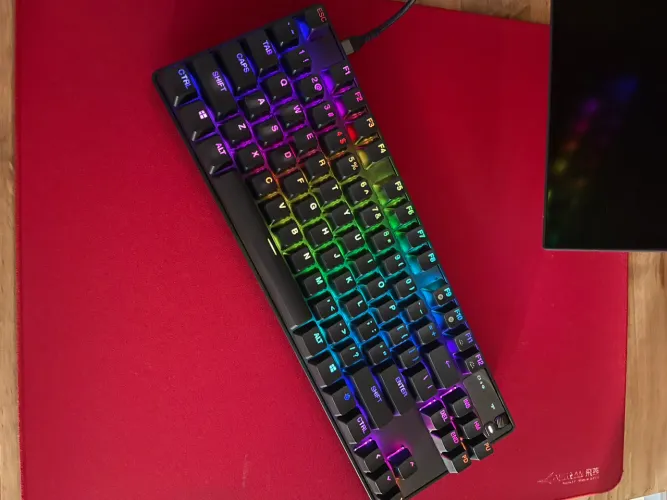 Teclado magnético SteelSeries Apex Pro TKL Wireless 2023