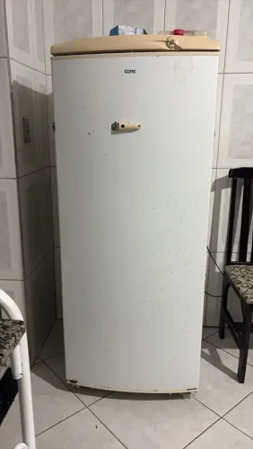 Geladeira consul usada ótimas condições funcionando e entrego