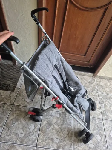 CARRINHO GUARDA CHUVA QUE DEITA POCKET