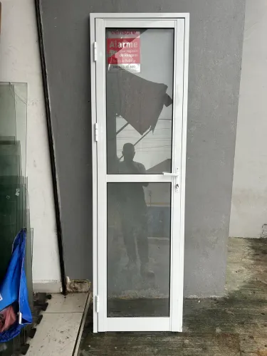 PORTA DE VIDRO 211X62 DIREITA - Branca