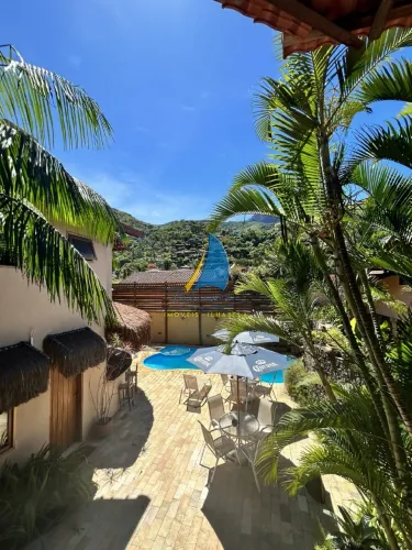 Pousada Comercial à Venda em Ilhabela-SP: 14 Suítes, no Centro da Cidade