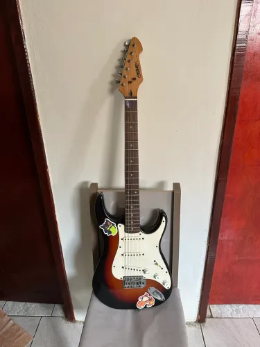 Guitarra Peavey Raptor 1 + suporte